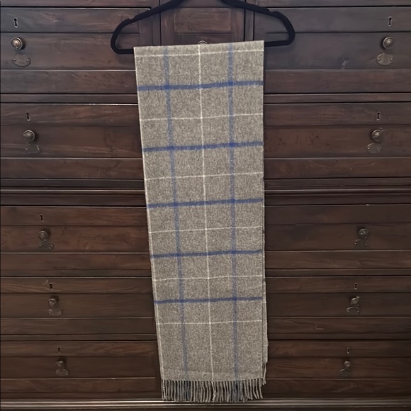 Banana Republic Gray and Blue Checkered Scarf - Picture 1 of 3